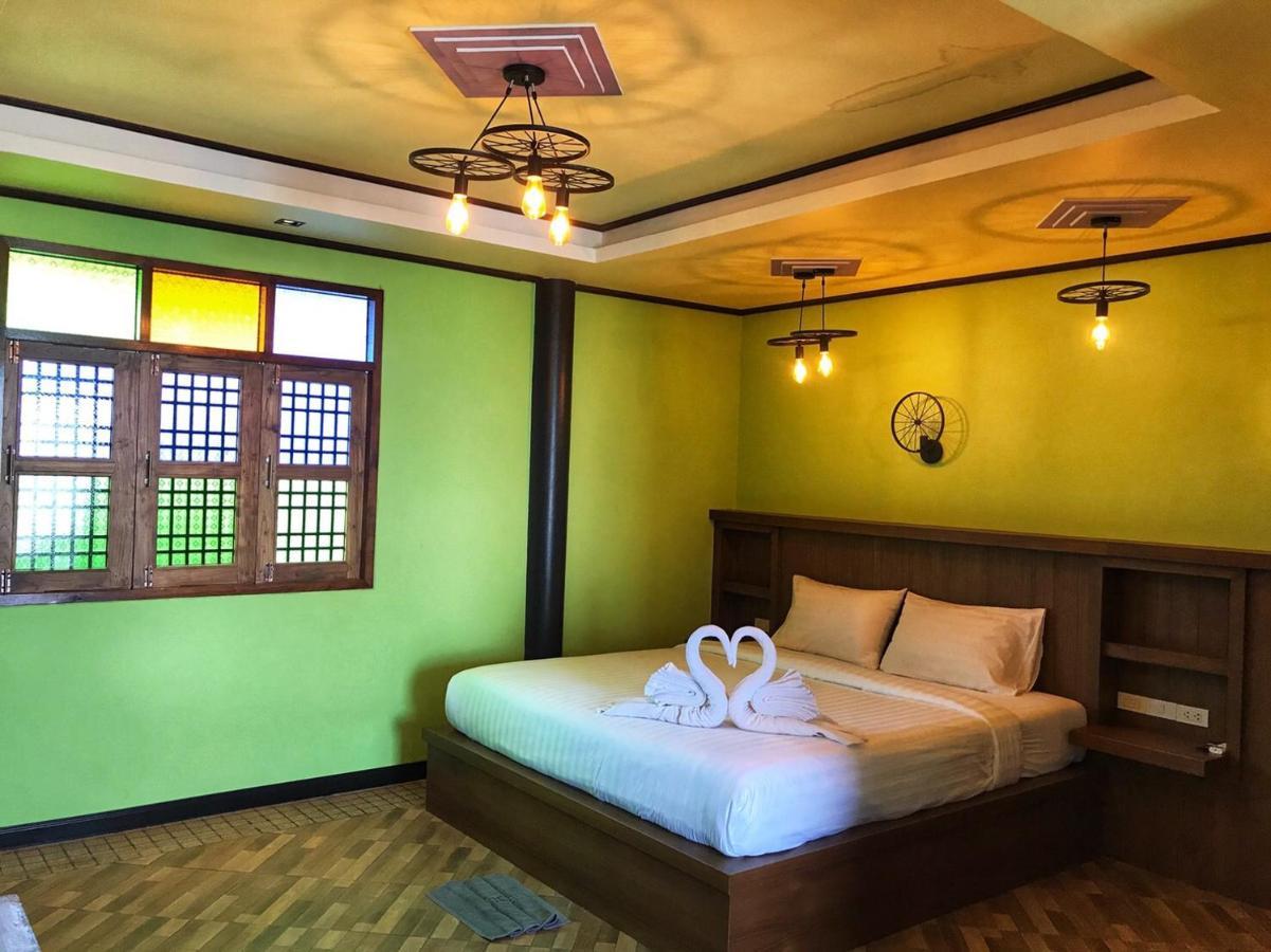 Mangrove House Lanta Old Town Hotell Ko Lanta Eksteriør bilde